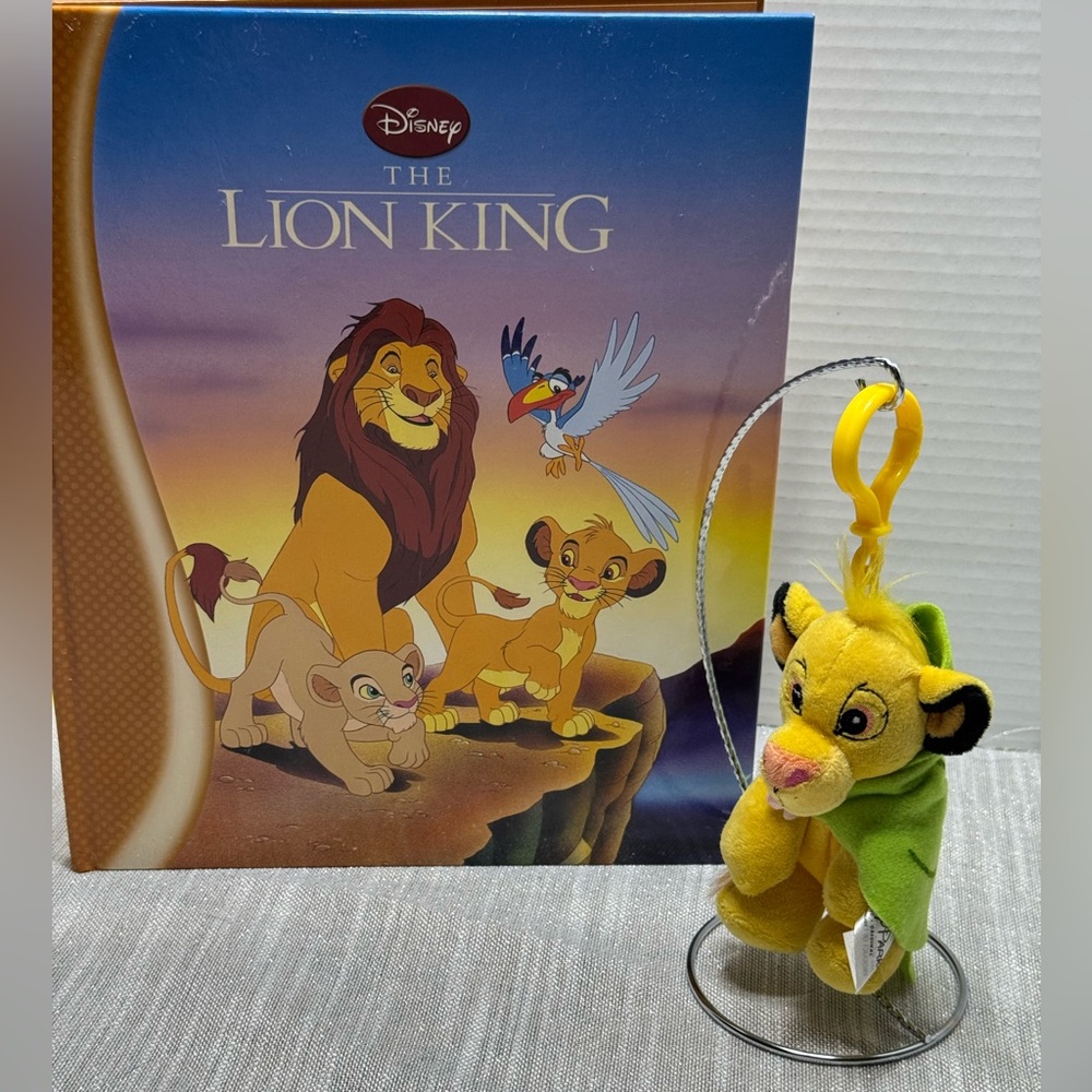 Disney Baby Simba Clip on Plush Stuffed Animal lion king 7” AND a Disney Book